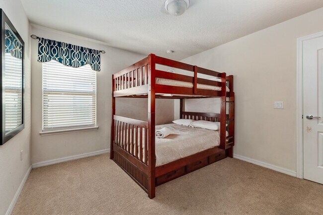 Building Photo - 8845 Rhodes St