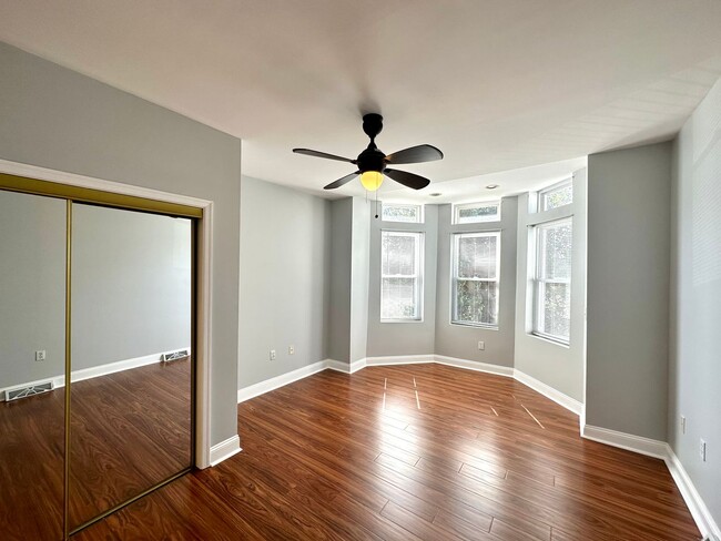 Building Photo - Charming 3 Bedroom/2.5 Bathroom Townhome in Hampden!