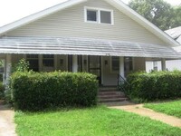 Building Photo - 2 Bed 1 Bath in Midtown!