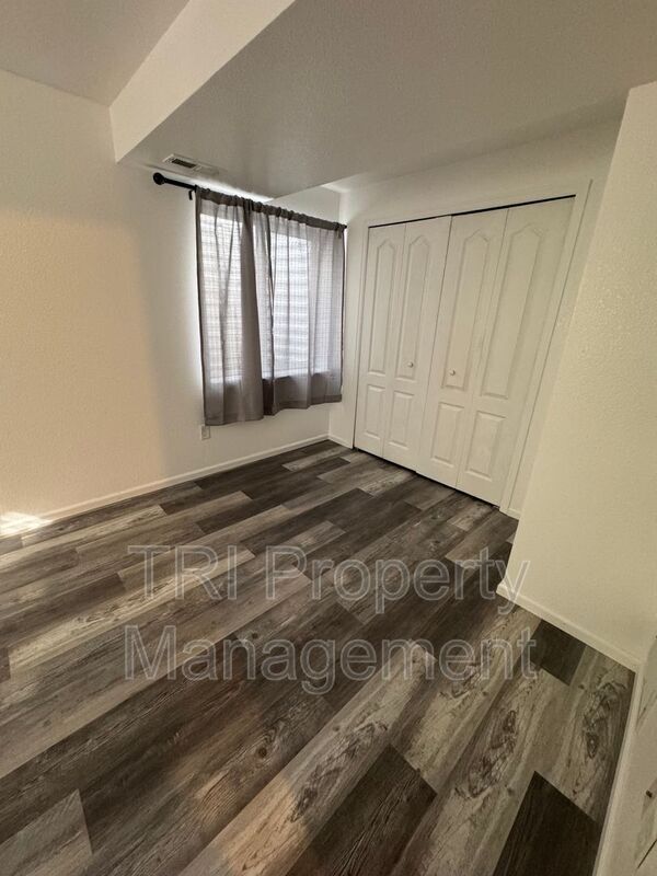 Building Photo - 2027 Birch Ave