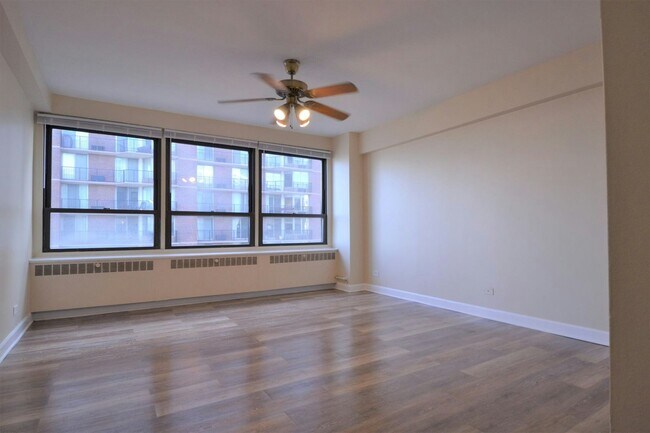 Building Photo - 4180.2 N Marine Dr
