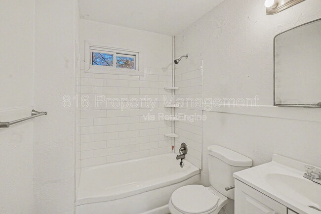 Building Photo - 7412 Bellefontaine Ave
