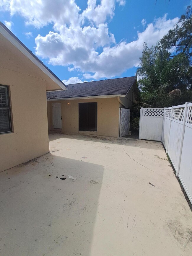 Building Photo - 1465 Hawthorne Pl