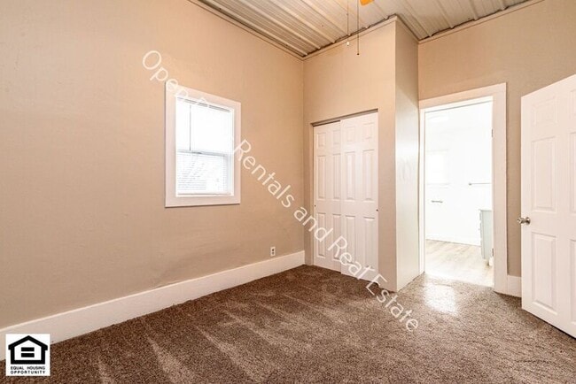 Building Photo - 1409 W King St