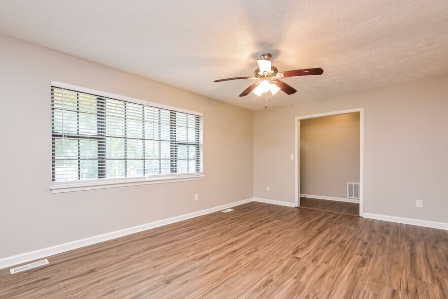 Building Photo - 6682 Cameron Rd