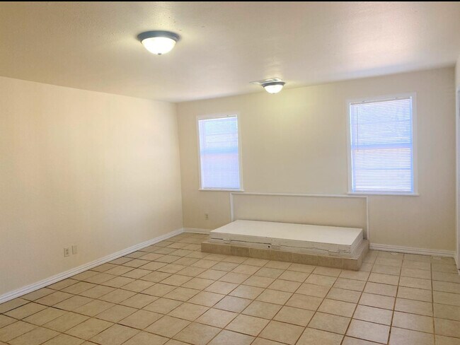 Building Photo - 4908 43rd St