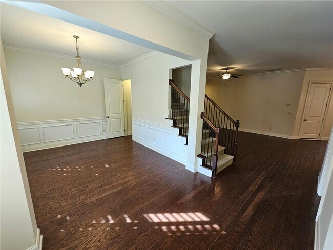 Building Photo - 2104 McFarlin Ln