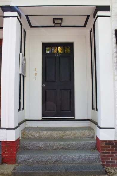 Primary Photo - 114 Thorndike St