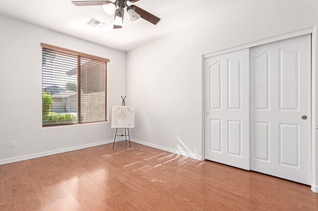 Building Photo - 4384 E Cherry Hills Dr