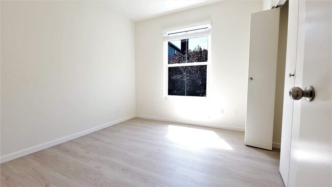 Building Photo - 624 Atherton Pl