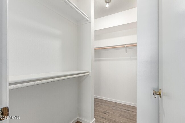 Building Photo - 5528 W Calavar Rd