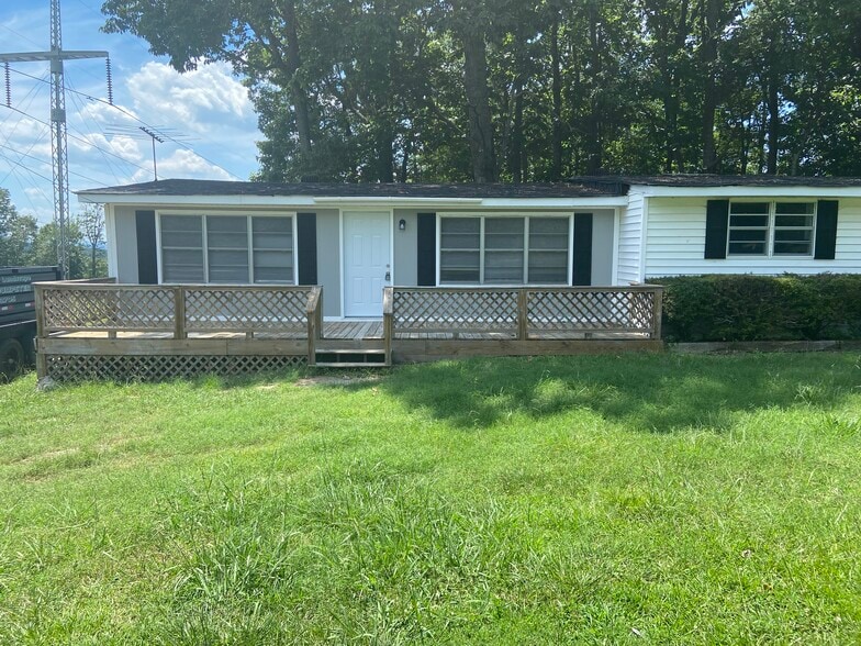 Primary Photo - 210 Westbrook Rd