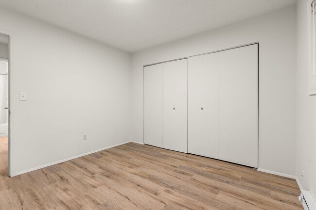 Building Photo - 1912-1914 SE Tacoma St.