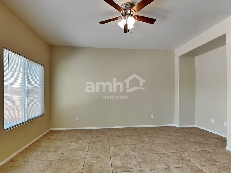 Building Photo - 1028 Maple Pines Ave