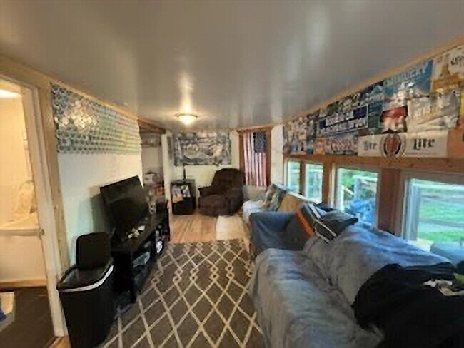 Building Photo - 407 S 10th Ave