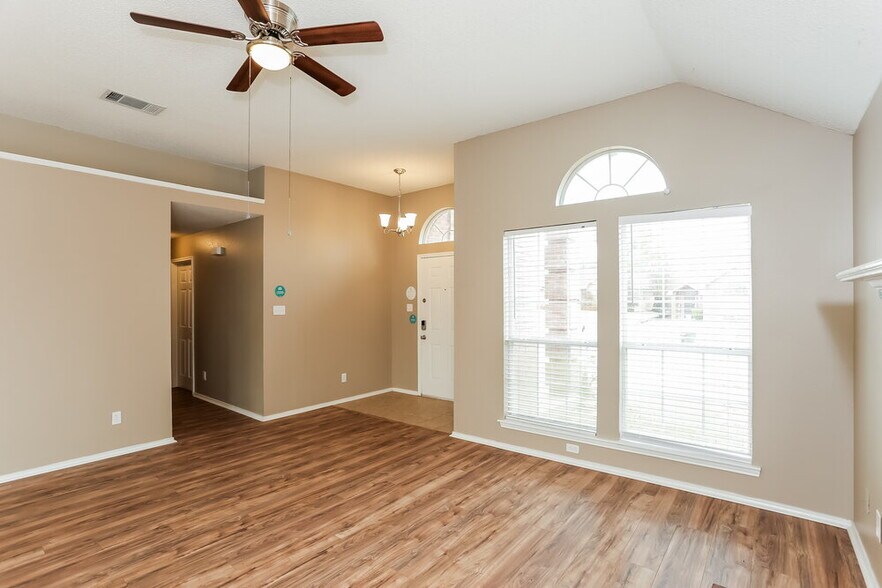 Building Photo - 1322 Riverview Ln