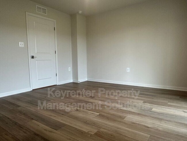 Building Photo - 121 Gibraltar Dr