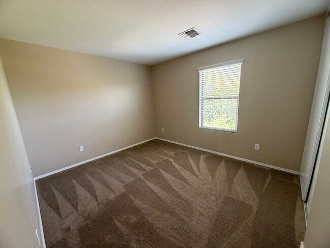 Building Photo - 15905 N 169th Dr