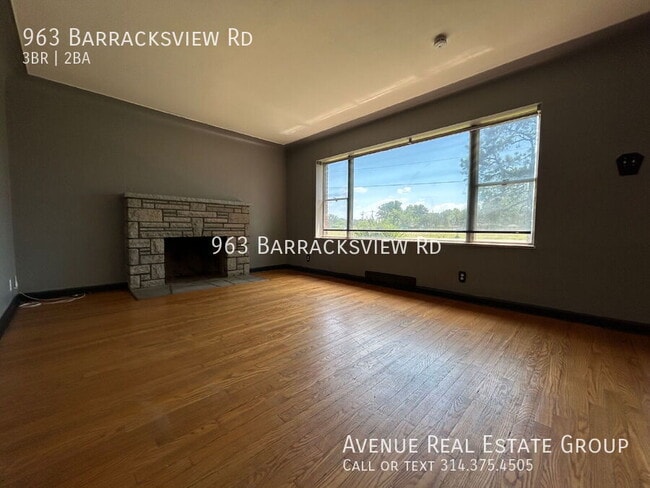 Building Photo - 963 Barracksview Rd