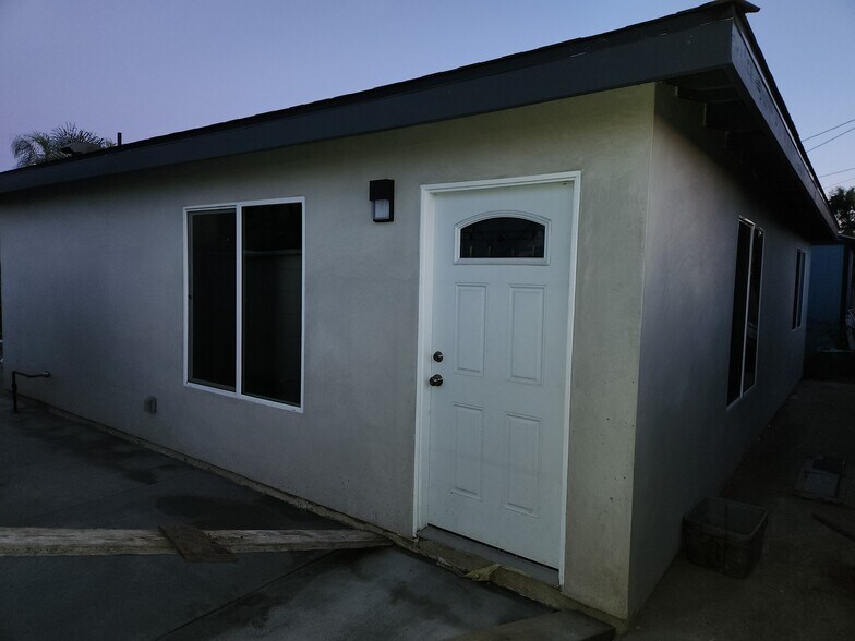 Building Photo - 9532 Bixby Ave