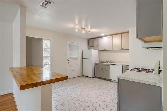 Building Photo - 3645 E Washburn Ave