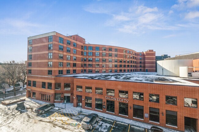 Building Photo - 2300 N Commonwealth Ave