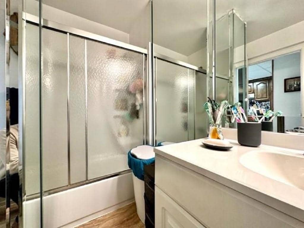 Building Photo - 599 Carroll St