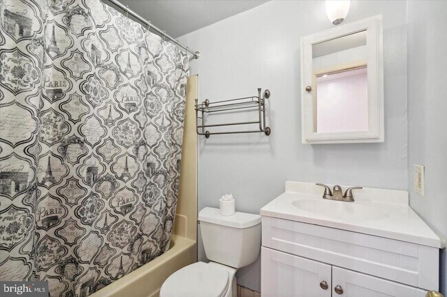 Building Photo - 1914 Fairmount Ave