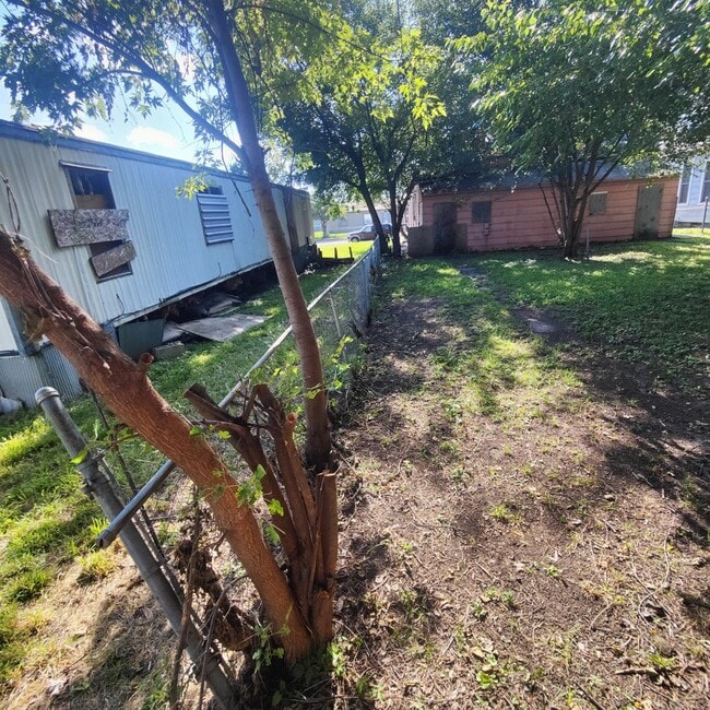 Building Photo - OWNER Finance Home with 10% DOWN