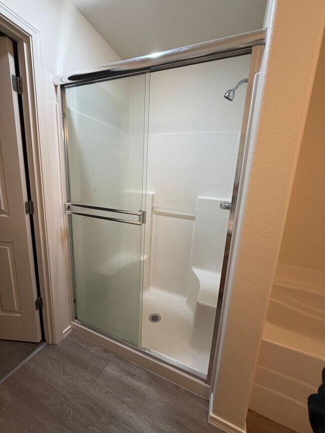 Building Photo - 3 bed 3.5 bath Townhome available on Rd 68!