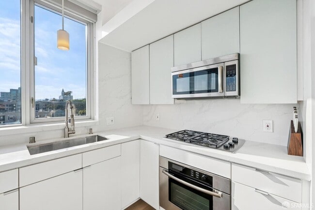 Building Photo - 501 Beale St