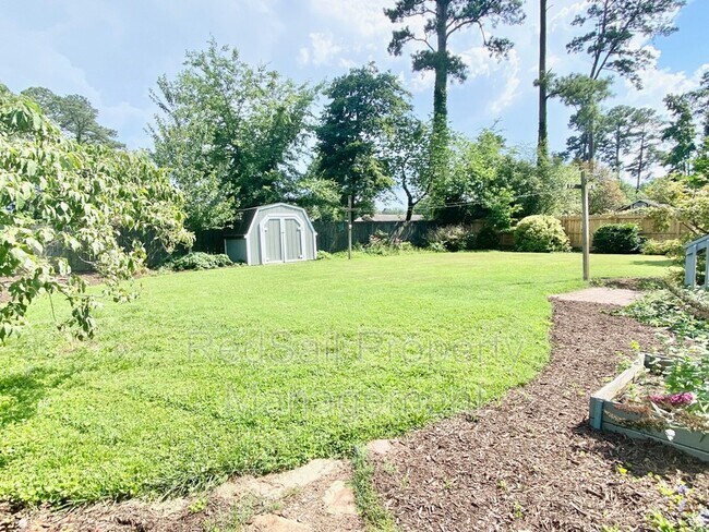 Building Photo - 383 Stanton Rd