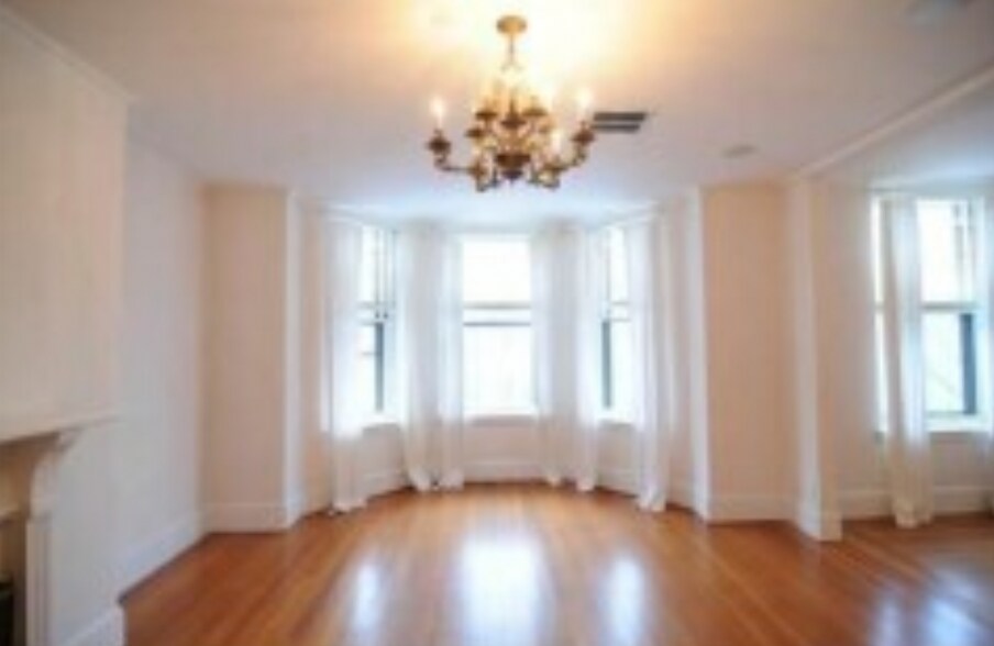 Building Photo - 238 Marlborough St