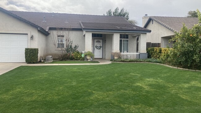 Building Photo - Coming Soon: 4-Bedroom with Pool in Southw...