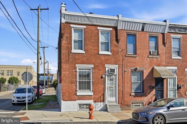 Building Photo - 3220 Jasper St