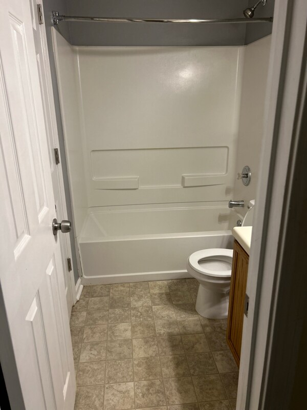 Building Photo - 421 Autumn Lake Ct