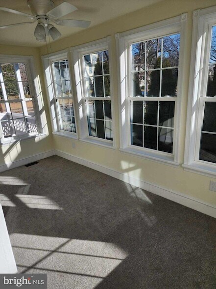 Building Photo - 522 S Broadway