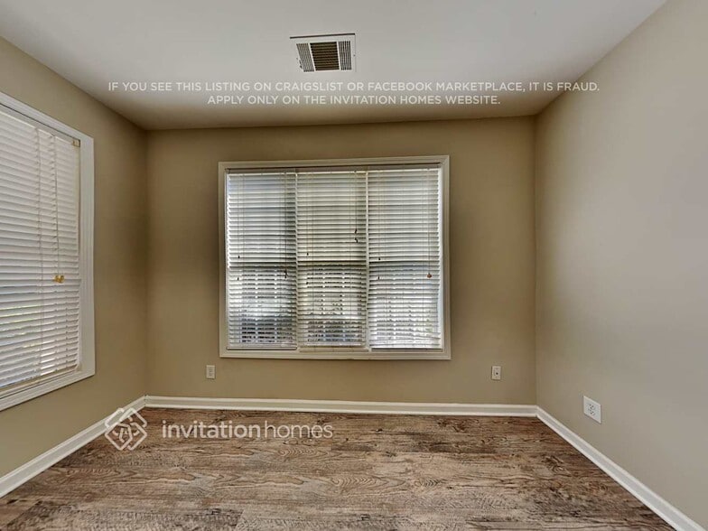 Building Photo - 8920 Watersedge Ct