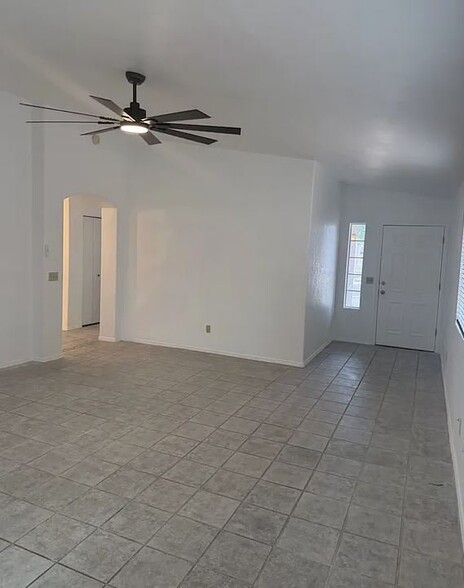 Building Photo - 4611 S Foxdale Dr