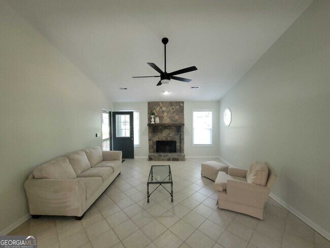Building Photo - 235 Winona Dr