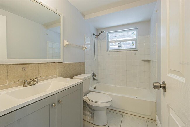 Building Photo - 6321 Spanish Main Dr