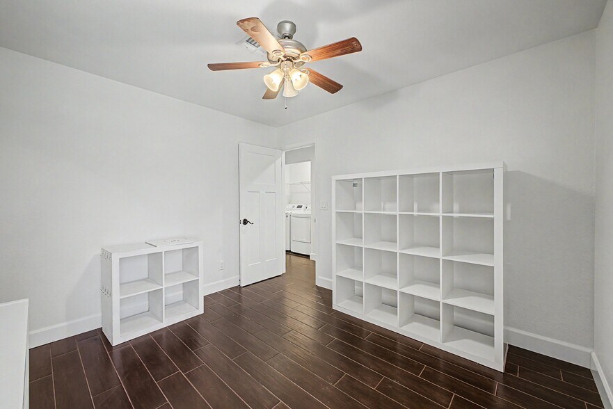 Building Photo - 1828 E Citation Ln