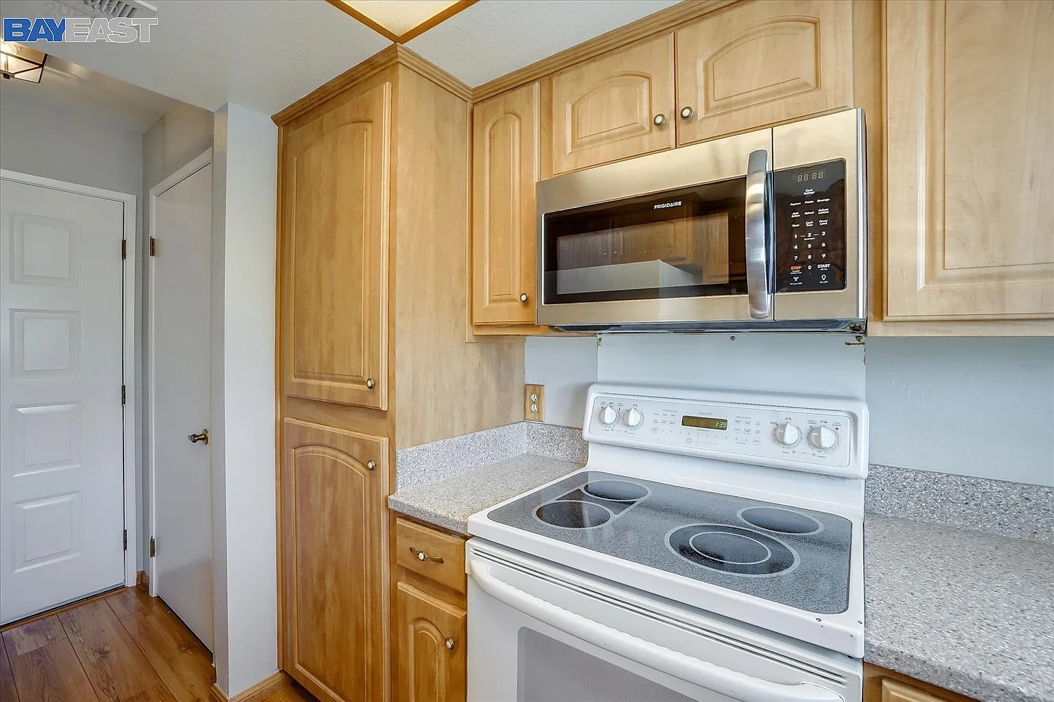 Building Photo - 2055 Sierra Rd