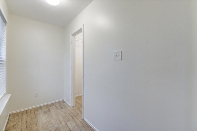 Building Photo - 9926 Myrtle Field Ln