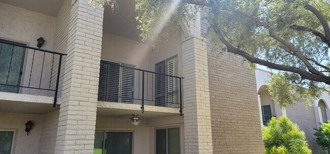 Building Photo - uclmc118