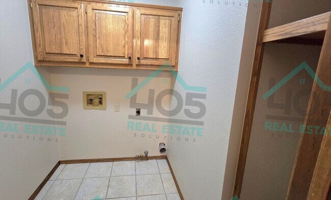 Building Photo - 3 Bed CA Schools