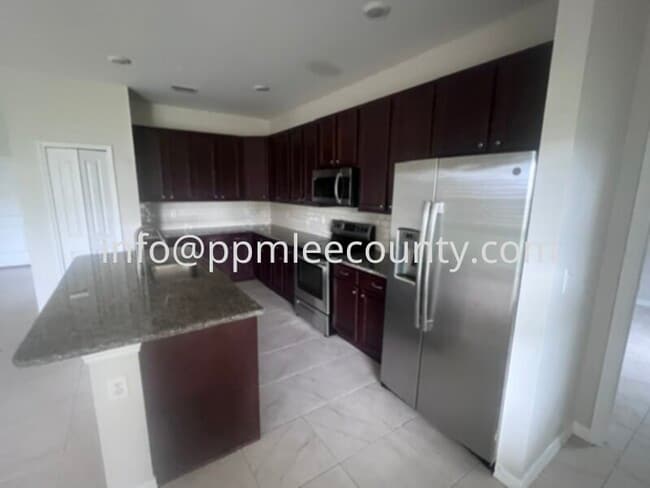 Building Photo - Fantastic 4 bedroom 2 bath 2 car garage home in Deep Creek