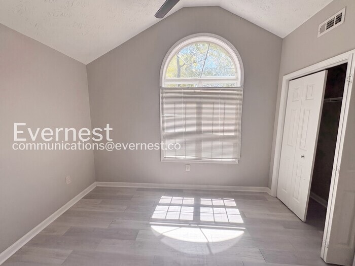 Building Photo - 228 Nina Cir