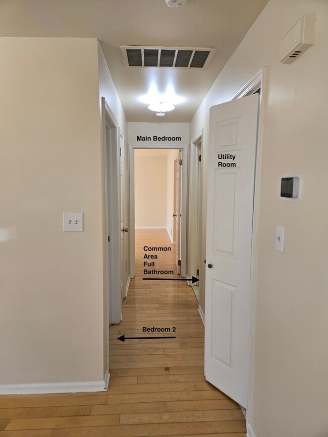 Building Photo - Commuter's delight! Spacious 2nd fl: 2-bed, 2-bath condo with fireplace, washer & dryer & off-str...