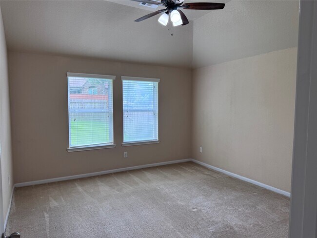 Building Photo - 151 Forest Heights Ln